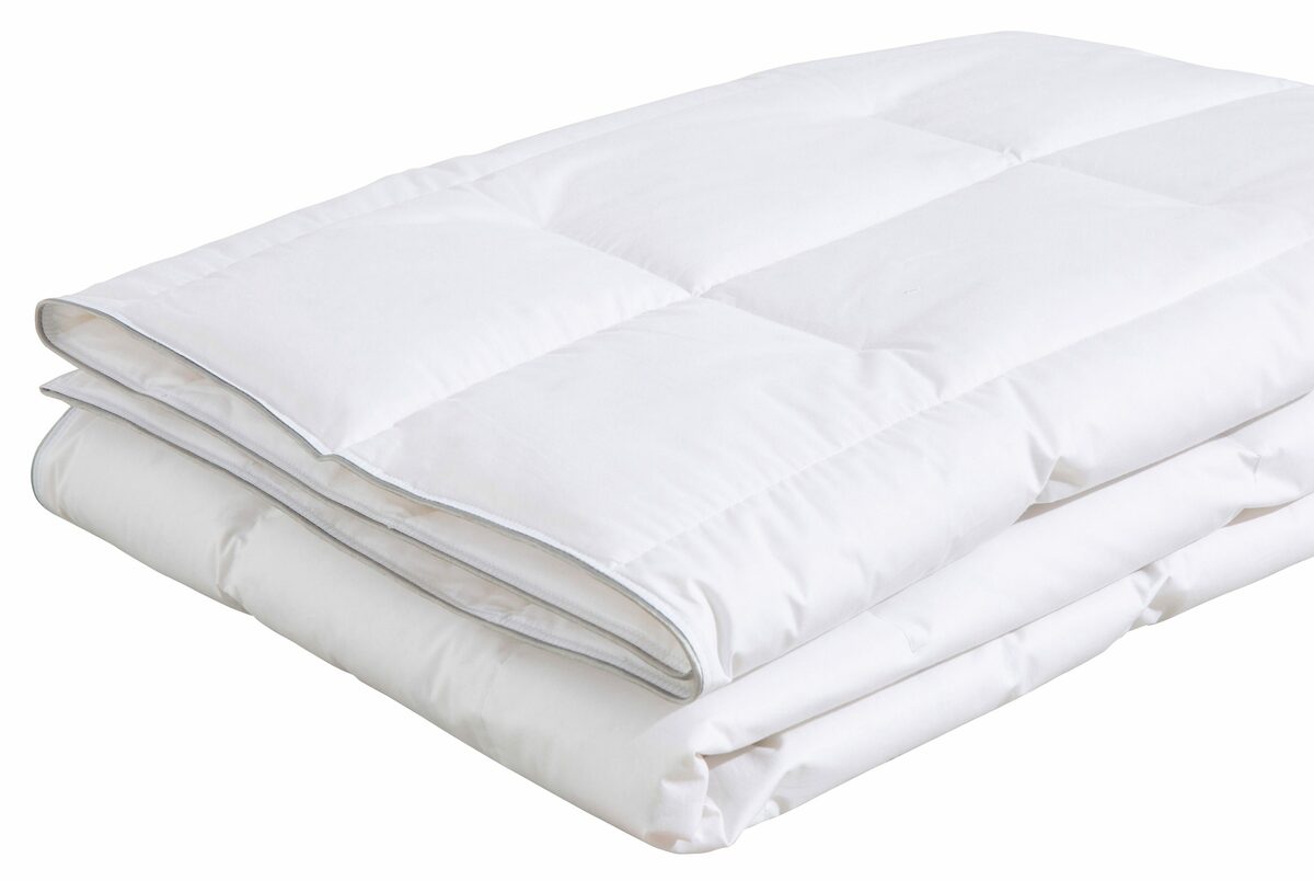 Bild 4 von Daunenbettdecke, MOULLE für jede Jahreszeit "Sommer bis Winter" die richtige Bettdecke, Home affaire, Füllung: Daunen & Federn, Bezug: 100% Baumwolle, In den Größen 135x200 cm & weitere Grö