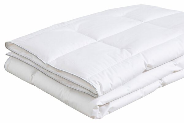 Bild 4 von Daunenbettdecke, MOULLE für jede Jahreszeit "Sommer bis Winter" die richtige Bettdecke, Home affaire, Füllung: Daunen & Federn, Bezug: 100% Baumwolle, In den Größen 135x200 cm & weitere Grö