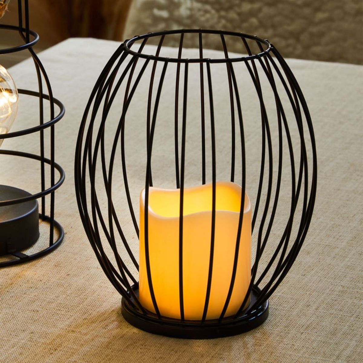 Bild 1 von Laterne mit LED-Kerze mit Flacker-Funktion, ca. 16x16x18,5cm