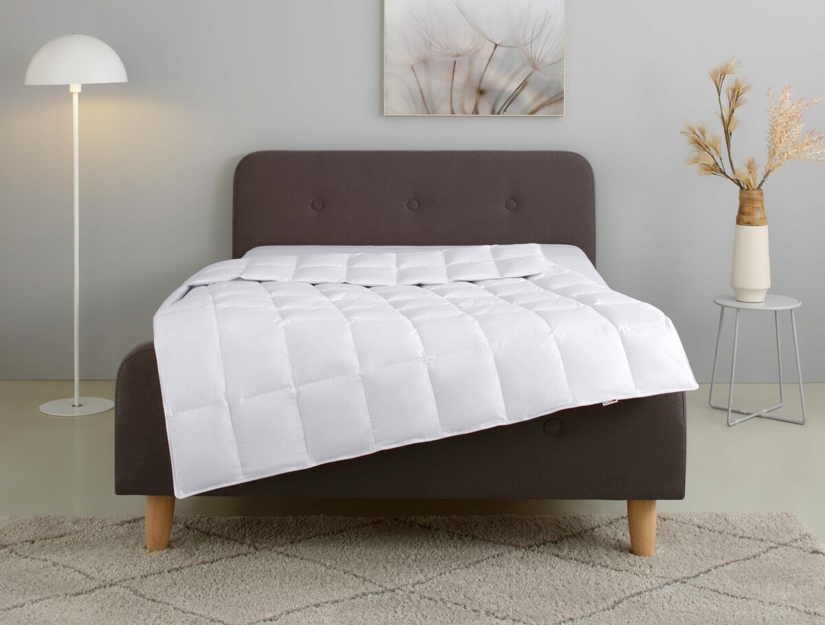 Bild 1 von Daunenbettdecke, IRA, in den Größen 135x200 und weiteren Größen!, my home, Füllung: 50% Daunen & 50% Federn, Bezug: 100% Baumwolle, Bettdecke für Sommer, Winter & Frühling