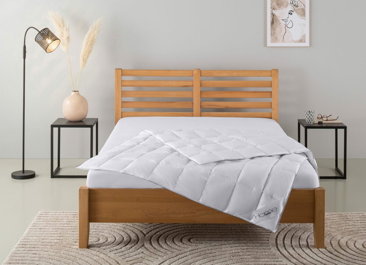 Bild 1 von Daunenbettdecke, MOULLE für jede Jahreszeit "Sommer bis Winter" die richtige Bettdecke, Home affaire, Füllung: Daunen & Federn, Bezug: 100% Baumwolle, In den Größen 135x200 cm & weitere Grö