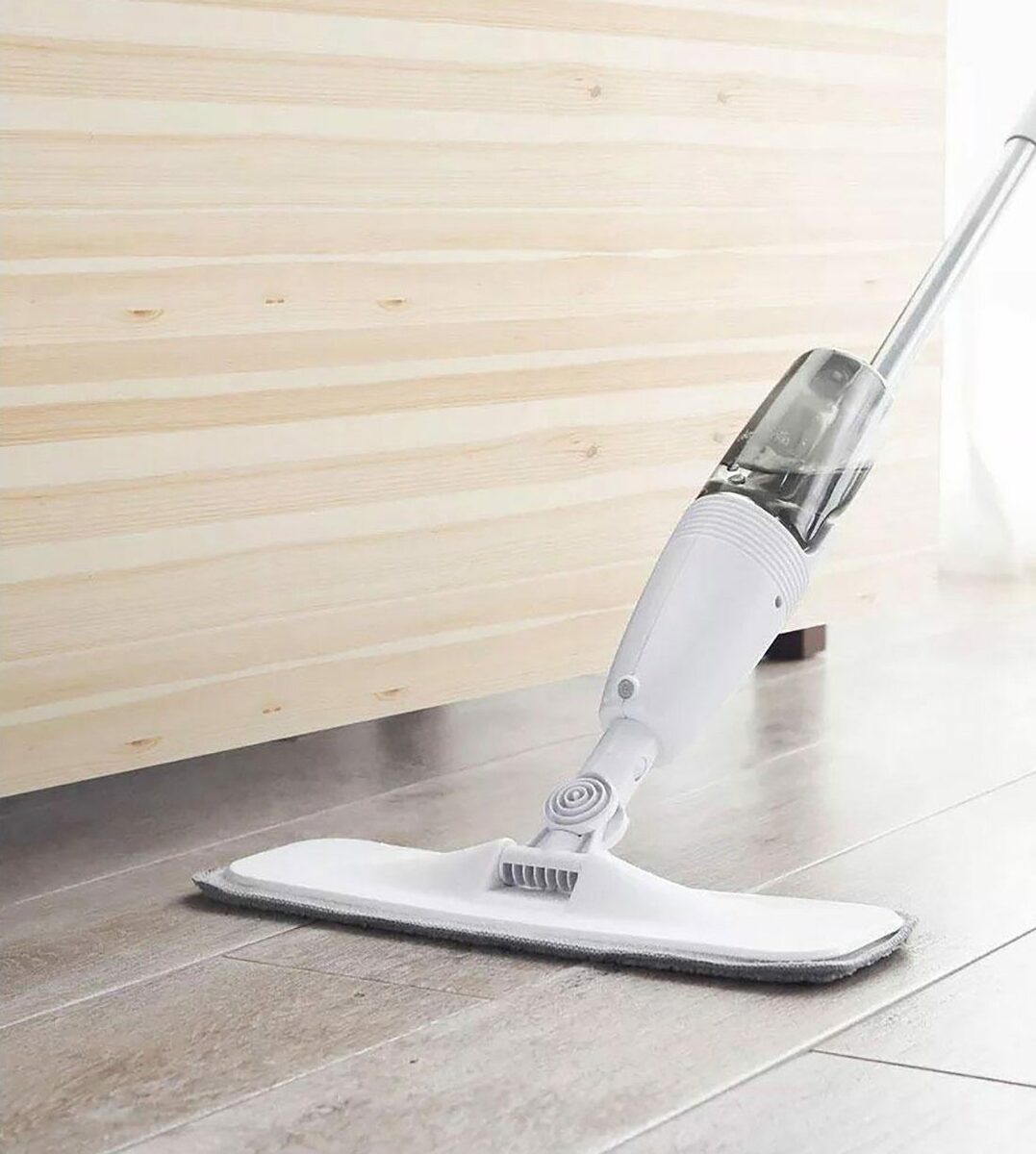 Bild 3 von Deerma Wischmopp Deerma Bodenreinigungsmopp mit Klarspüler. Wischmopp mit Staubauffangbehälter aus Kohlefaser mit Sprühkopf 360°, für alle Arten von Böden & 360 Grad drehbaren Kopf & Ergon