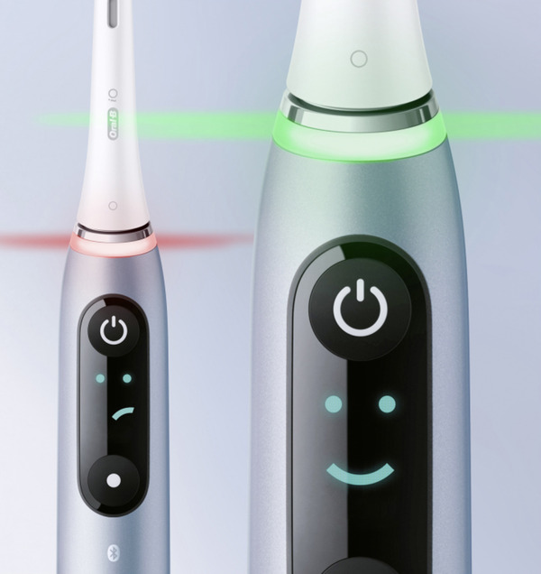 Bild 4 von Oral-B Elektrische Zahnbürste iO Series 9 Aqua Marine Luxe Edition