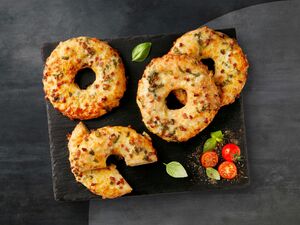 Pizza-Donut Flammkuchen