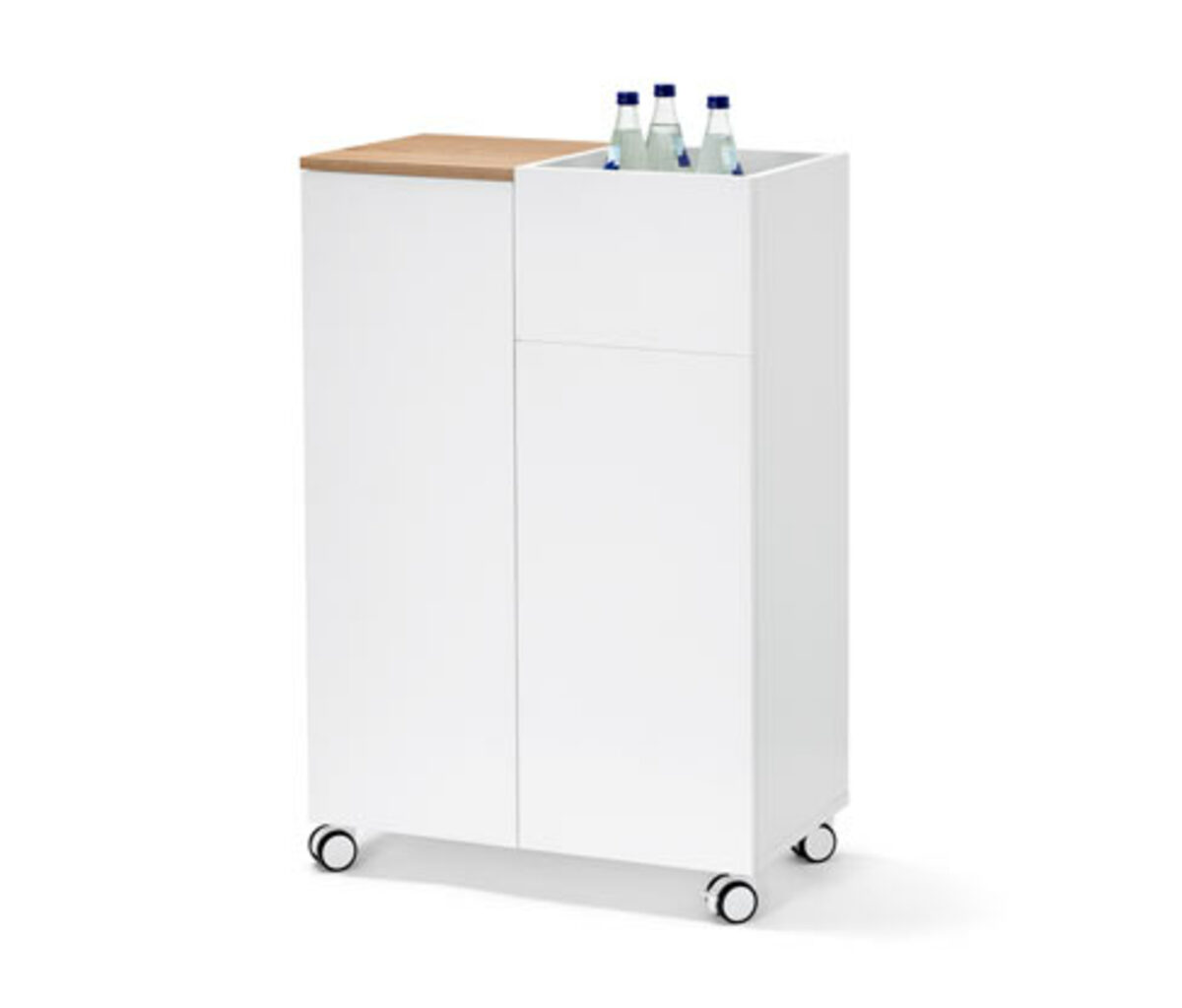 Bild 1 von Highboard auf Rollen