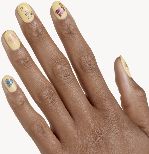 Bild 3 von essence Call me Queen! Nail sticker