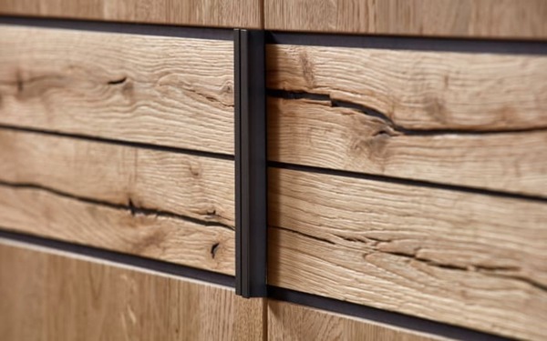 Bild 3 von Schlafzimmer WSM 4300, Wildeiche massiv, Liegefläche 180 x 200 cm, Schrankbreite 302 cm