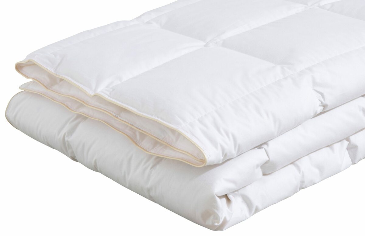 Bild 4 von Daunenbettdecke, Litrone Gr. 135x200cm & weitere Größen! erhältlich!, Home affaire, Füllung: 100% Gänsedaunen, Bezug: Baumwolle, Sommer bis Winter die richtige Bettdecke!