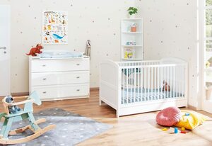 Pinolino® Babymöbel-Set Laura, breit, (Spar-Set, 2-St., Kinderbett, Wickelkommode), Made in Germany; mit Kinderbett und Wickelkommode