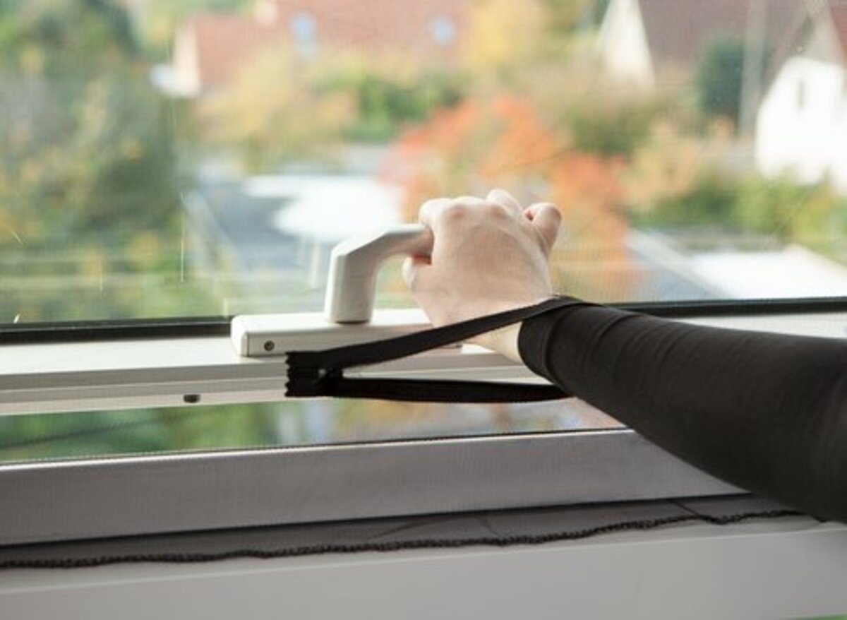 Bild 2 von Insektenschutz NYORD 130x150 m/Reißverschluss Fenster div.