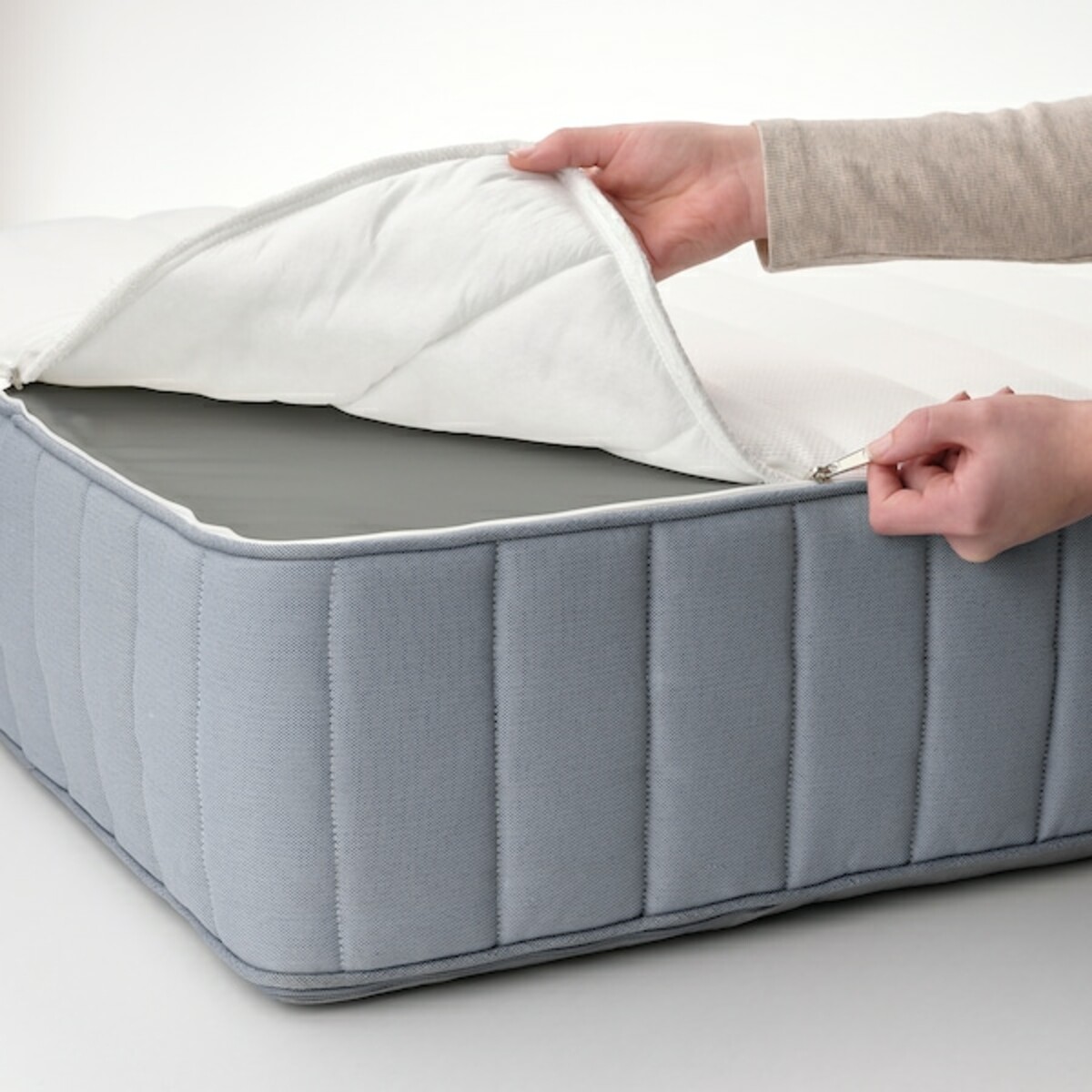 Bild 4 von VALEVÅG  Taschenfederkernmatratze, fest/Überzug, waschbar hellblau