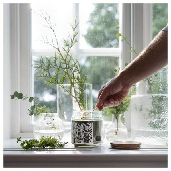 Bild 2 von JÄMTSKOGEN  Duftkerze im Glas, 2 Dochte/Deckel, Zypresse & Eukalyptus/dunkelgrün
