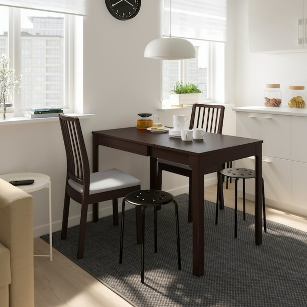 Bild 4 von EKEDALEN / EKEDALEN  Tisch und 2 Stühle, dunkelbraun/Orrsta hellgrau