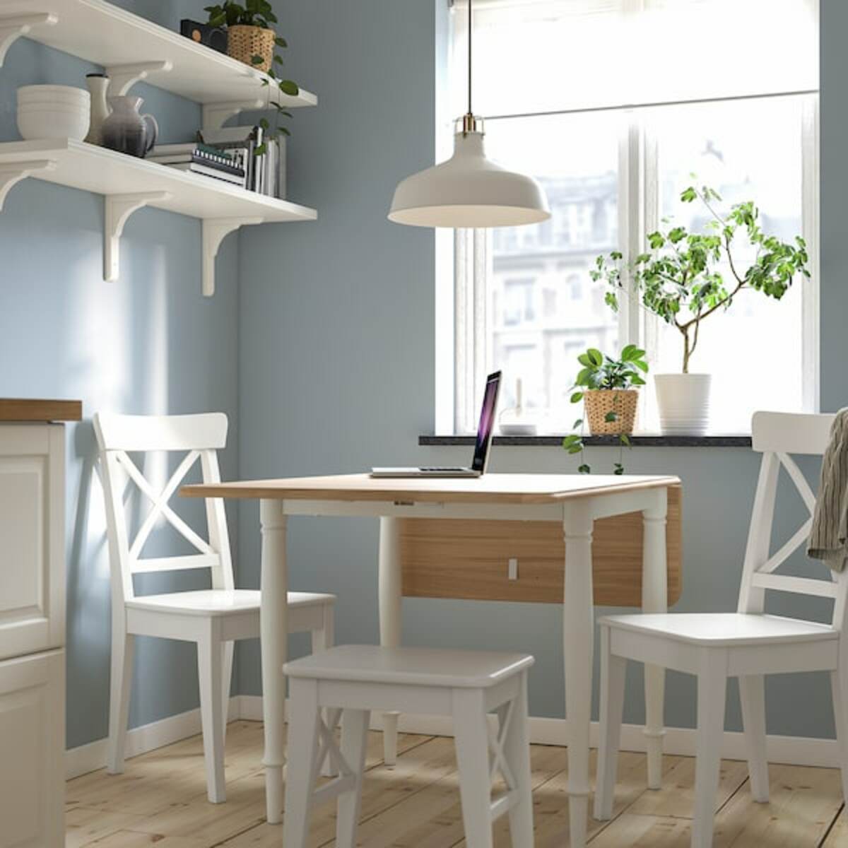 Bild 3 von DANDERYD / INGOLF  Tisch und 2 Stühle, Eichenfurnier weiß/weiß