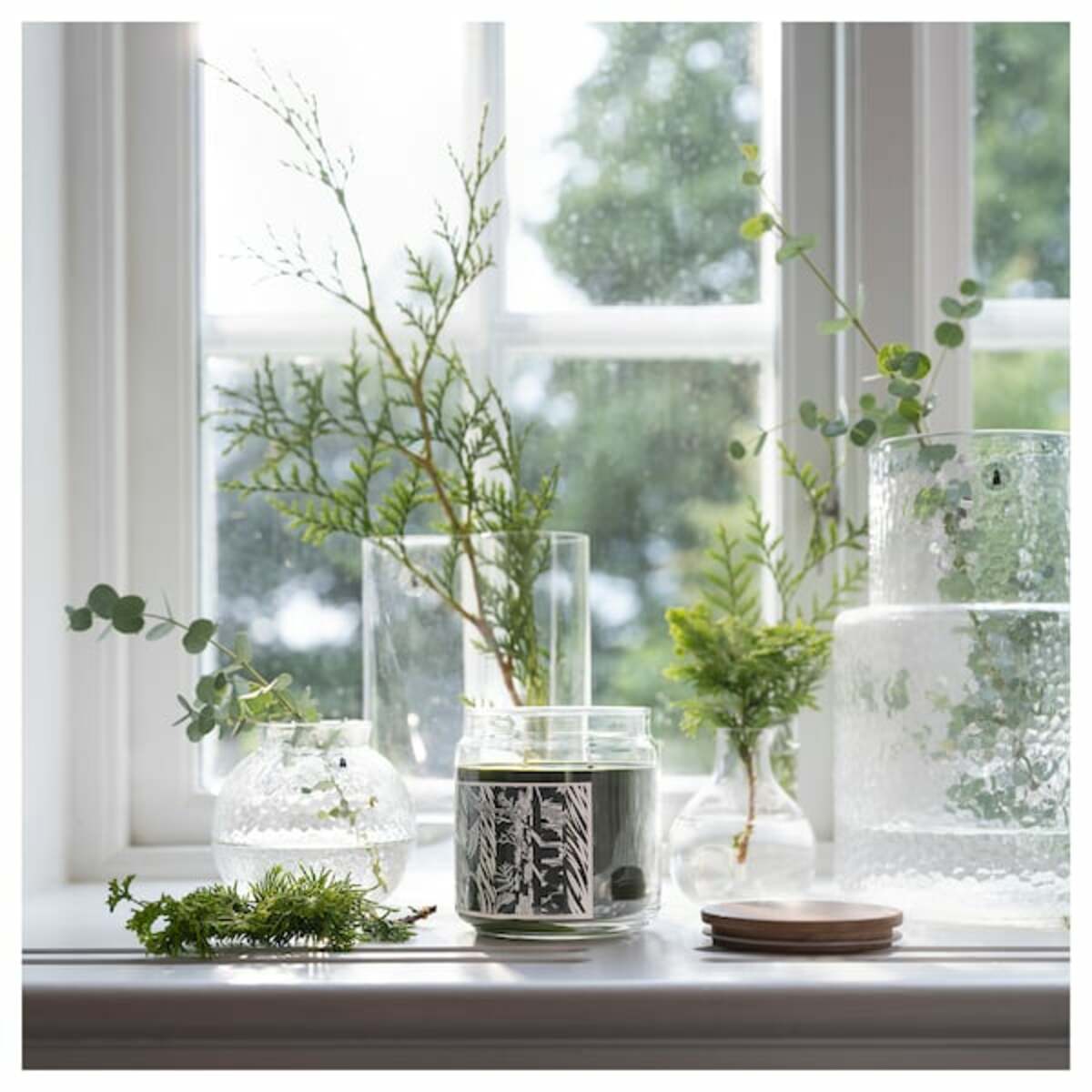 Bild 4 von JÄMTSKOGEN  Duftkerze im Glas, 2 Dochte/Deckel, Zypresse & Eukalyptus/dunkelgrün