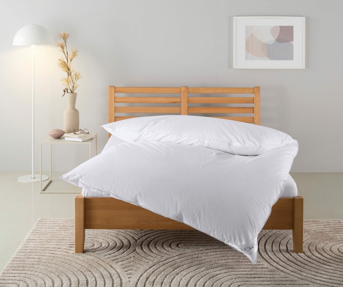 Bild 1 von Federbettdecke, Trin ideal im Winter und im Herbst!, Home affaire, Füllung: 50% Gänsedaunen und Gänsefedern, Bezug: Baumwolle, In den Größen135x200 & 155x220 cm