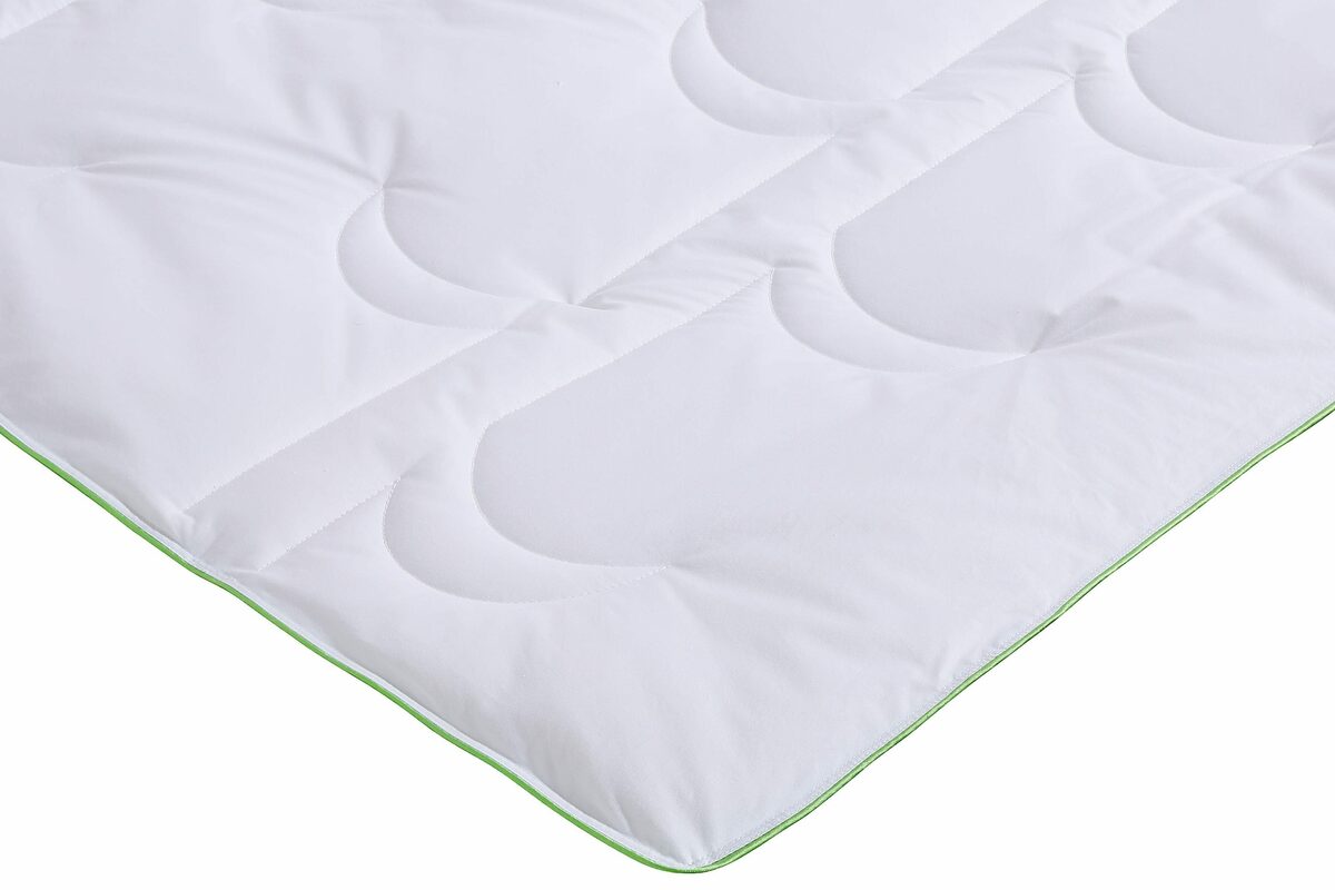 Bild 3 von Naturfaserbettdecke, Iris, QUEENS TEXTILES, feuchtigkeitsregulierende, hochwertige Füllung aus 100% Viskose