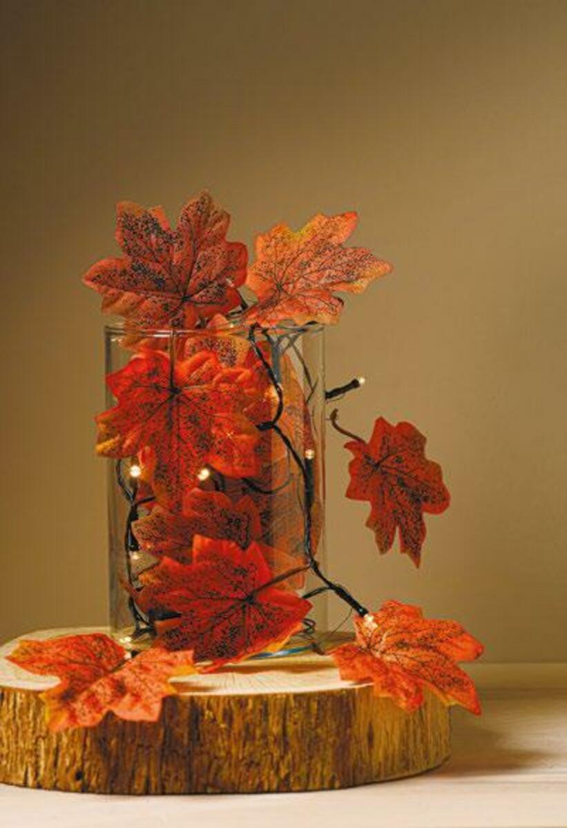 Bild 1 von Lichterkette mit Ahornblättern