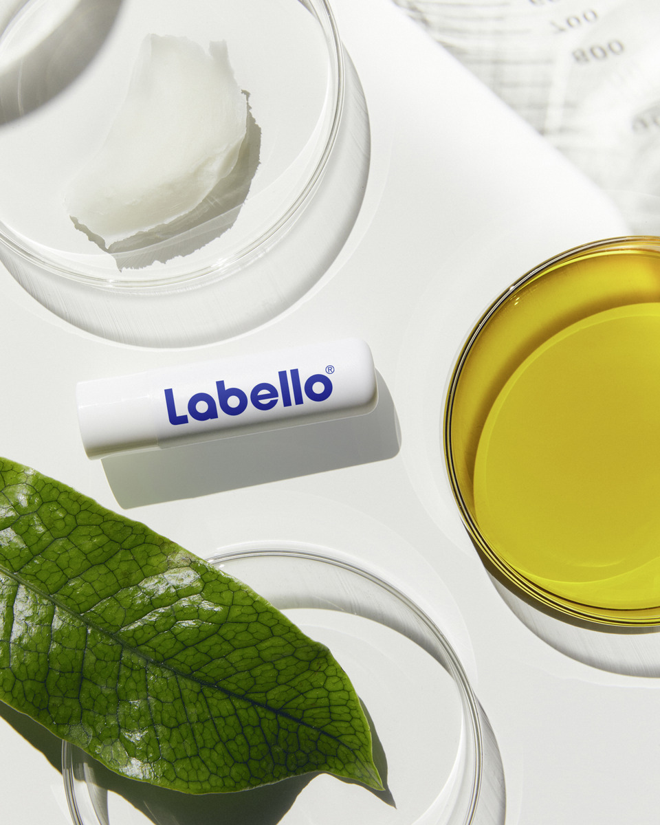 Bild 4 von Labello Lippenpflegestift Med Repair LSF 15