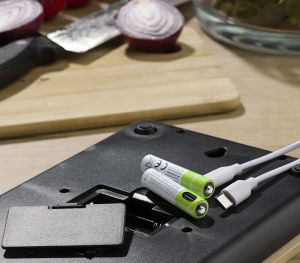 Bild 2 von IDEENWELT 4er Set Wiederaufladbare Batterien AAA