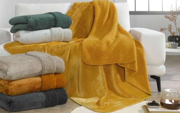 Bild 2 von Schaffelldecke, dunkelgrün, ca. 150 cm x 200 cm