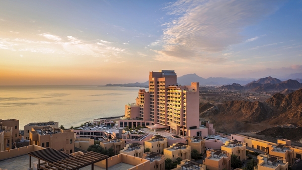 Bild 1 von Vereinigte Arabische Emirate - Fujairah - 5* Hotel Fairmont Fujairah Beach Resort