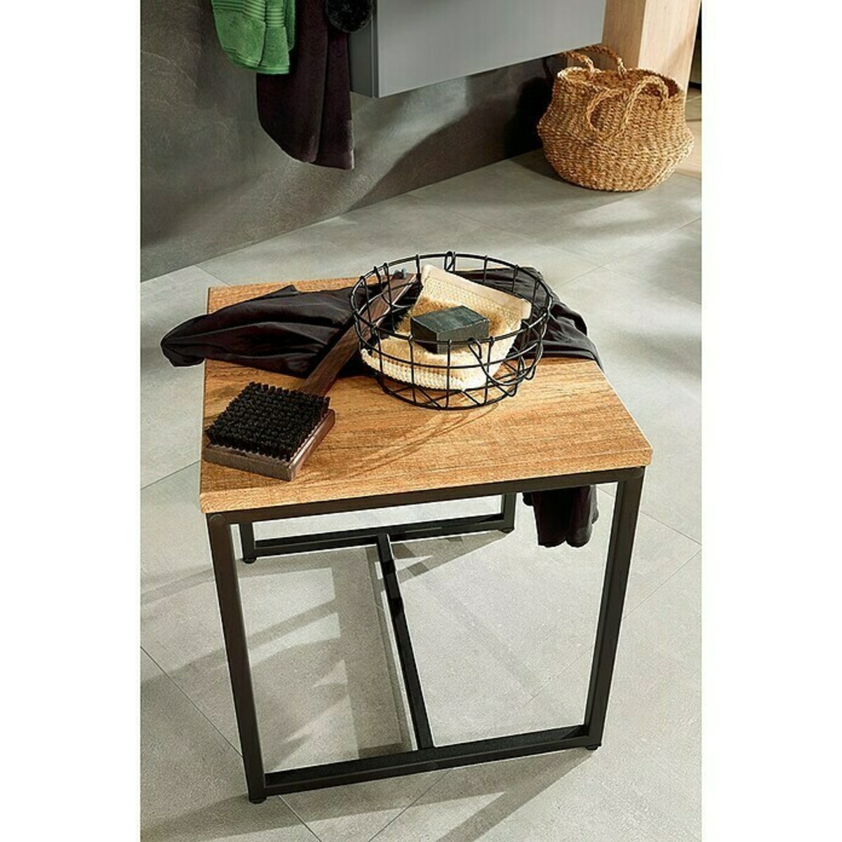 Bild 2 von Astor Tree Badhocker