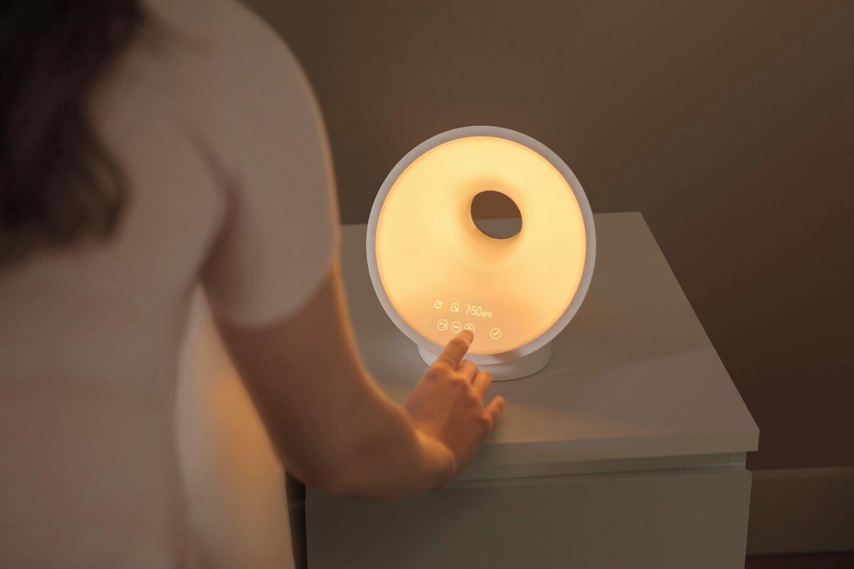Bild 4 von Philips Tageslichtwecker SmartSleep HF3653/01 mit 8 natürlichen Wecktönen und 25 Lichteinstellungen