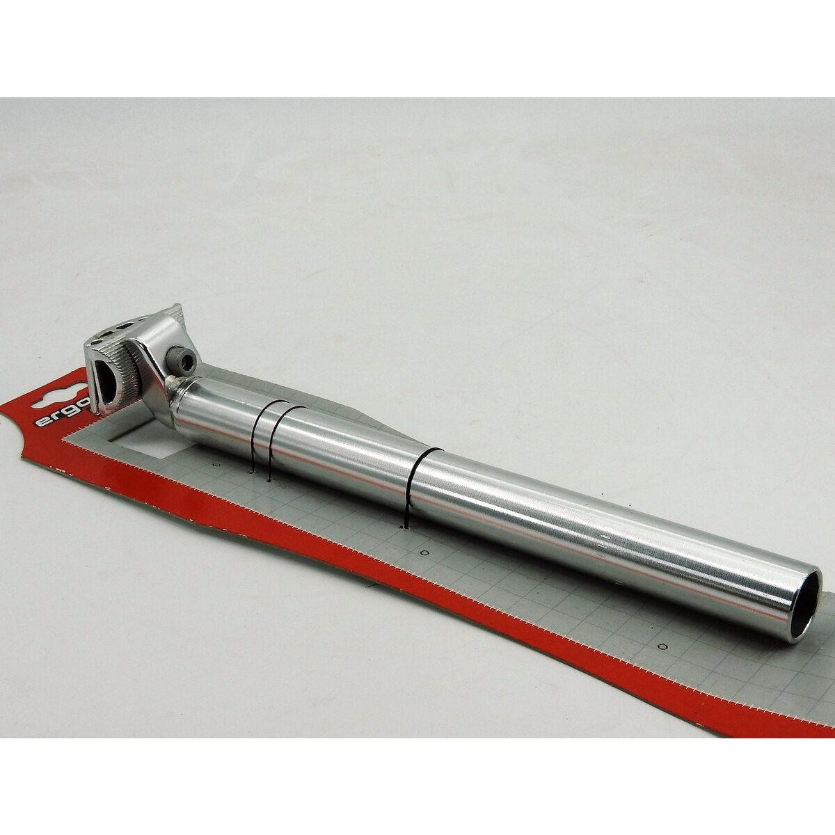 Bild 1 von Ergotec Alu Fahrrad Sattelstütze silber Ø 29,8 mm 300mm