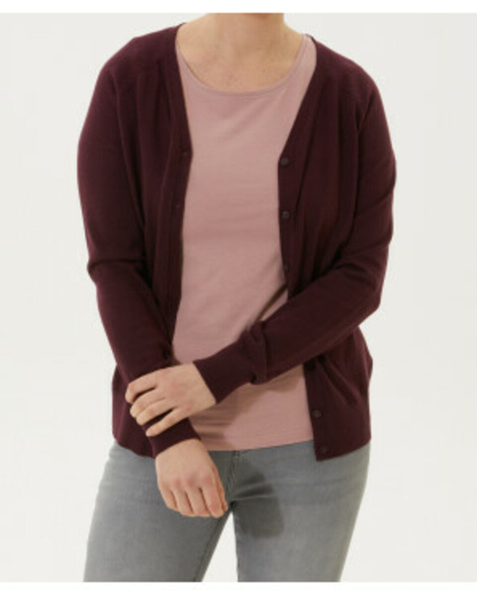 Bild 1 von Strickjacke
       
      Janina V-Ausschnitt
   
      weinrot