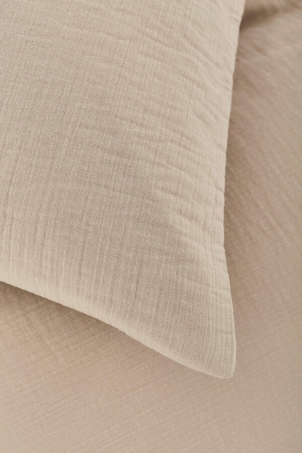 Bild 4 von Bettwäsche Musselinbettwäsche, s.Oliver, Musselin, Markenbettwäsche in moderner Crinkle-Optik mit Logo-Stickerei