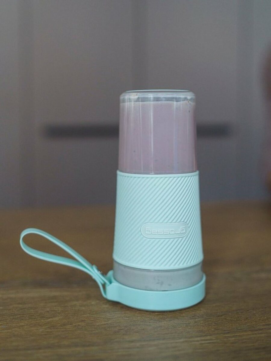 Bild 1 von grossag Akku-Smoothie-Maker to-go Hellblau - MX 10.08 1380, 67 W