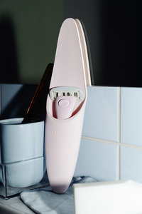 Estrid Rasierer Reiseetui Bloom