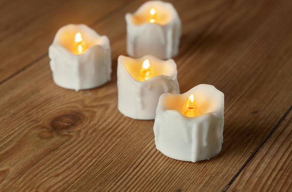 Bild 4 von IDEENWELT 4er Set LED-Teelichte Wachsoptik