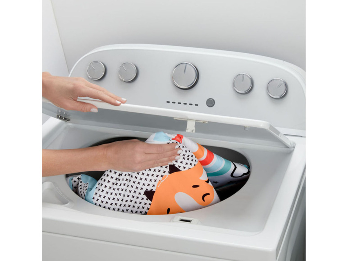 Bild 2 von Fisher-Price Tierfreunde Kontrast-Spieldecke, mit 5 Aktivitätsspielzeugen