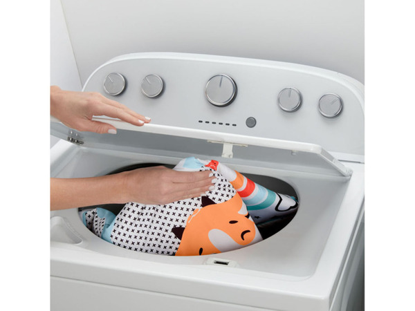 Bild 2 von Fisher-Price Tierfreunde Kontrast-Spieldecke, mit 5 Aktivitätsspielzeugen