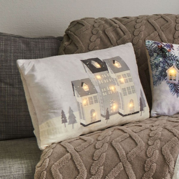 LED-Dekokissen mit Winter-Motiv, ca. 30x50cm von NKD ansehen!