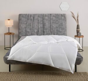 Kunstfaserbettdecke, Lotus, weicher feuchtigkeitsregulierender Bezug, Älgdröm, Füllung: 100% Polyester, Bezug: 100% Lyocell, Bettdecke, 135x200 cm und weitere Größen, Ganzjahresbettdecke