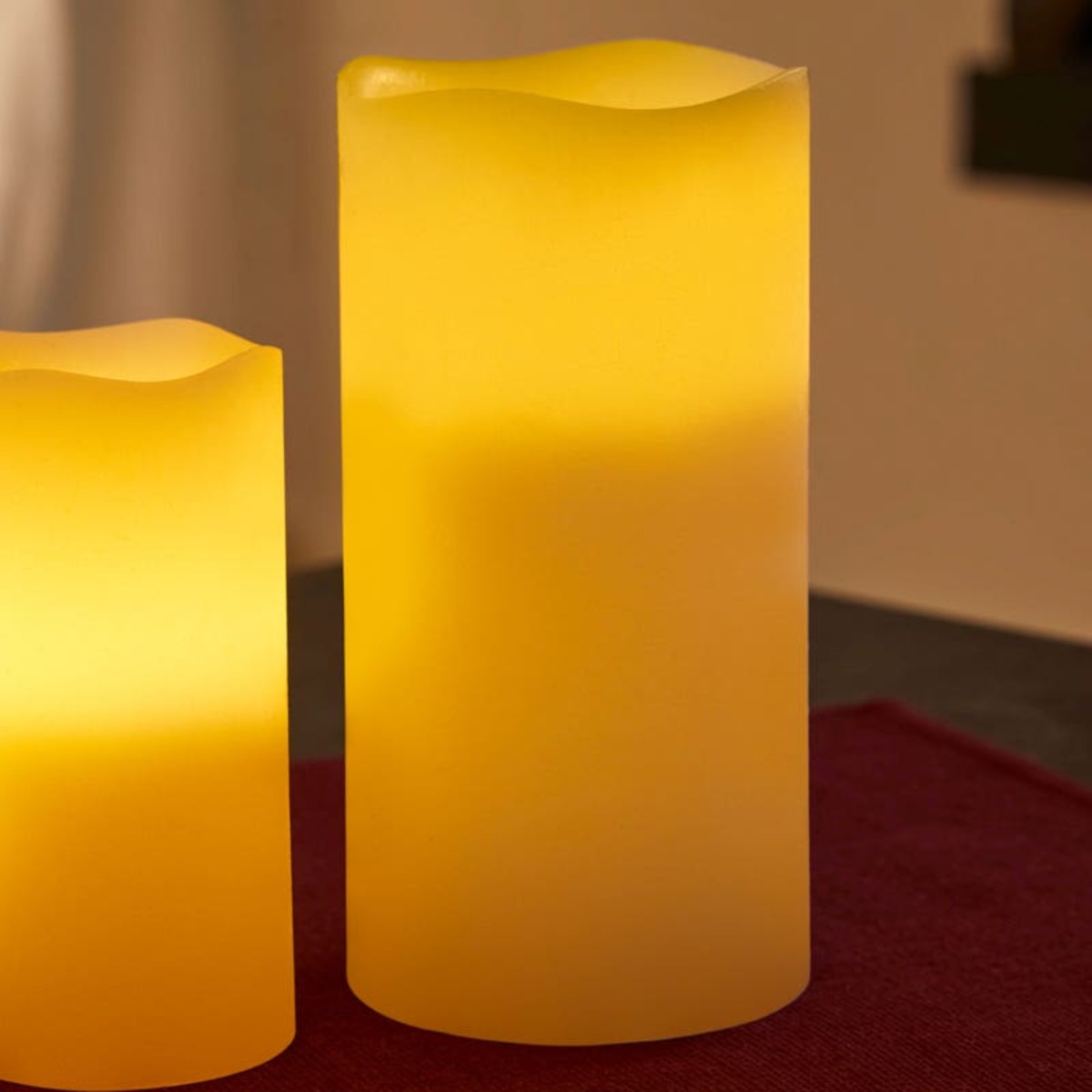 Bild 1 von LED-Echtwachskerze mit Timer-Funktion, ca. 10x10x20cm