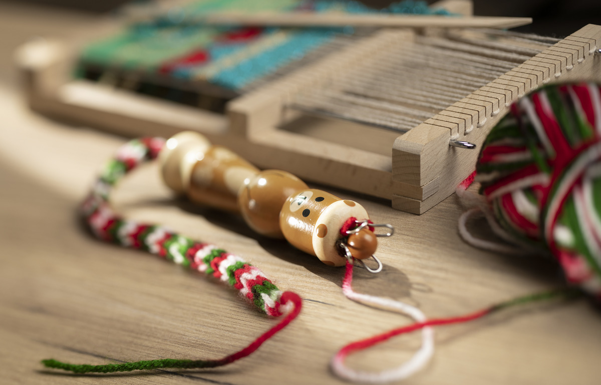 Bild 2 von IDEENWELT Holz-Strickliesel