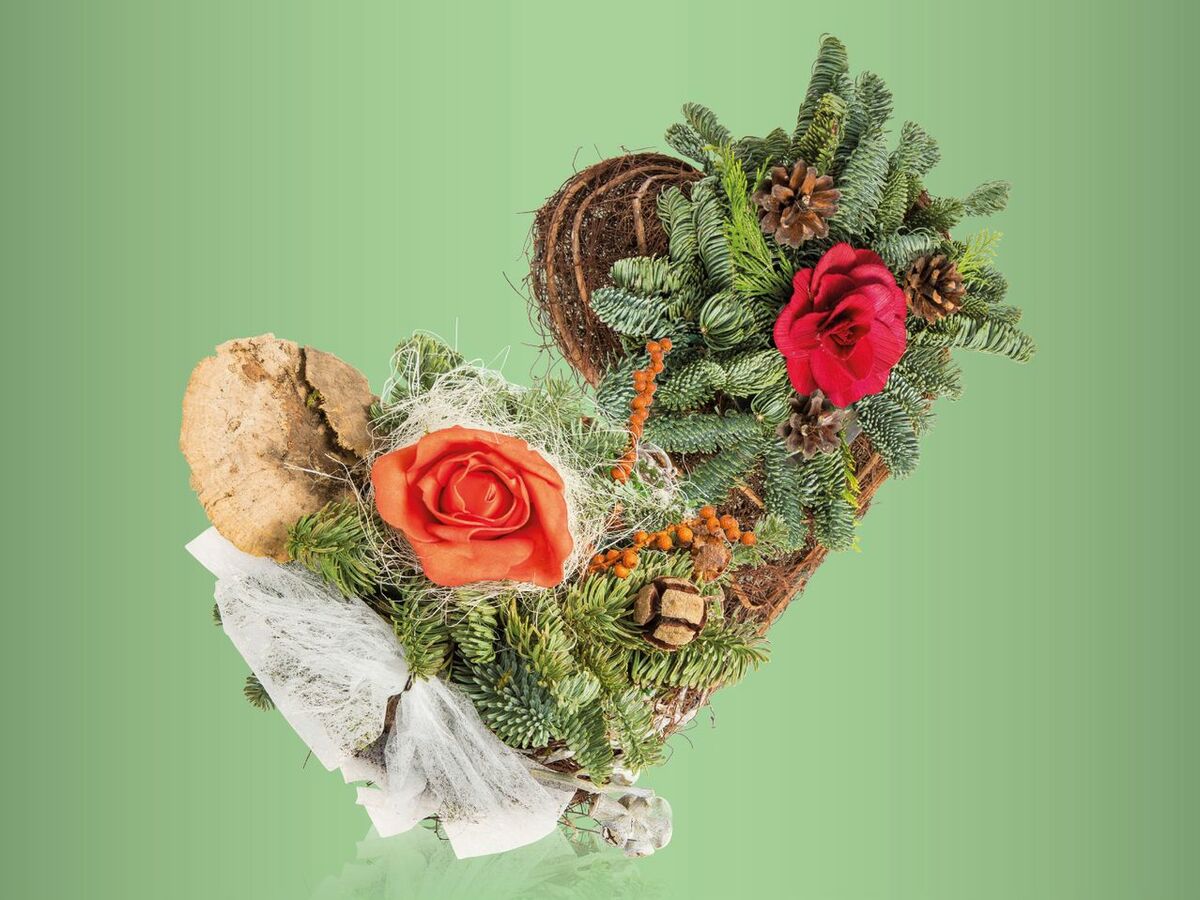 Bild 1 von Urnen-/Grabgesteck in Herzform, 
         Gesteck