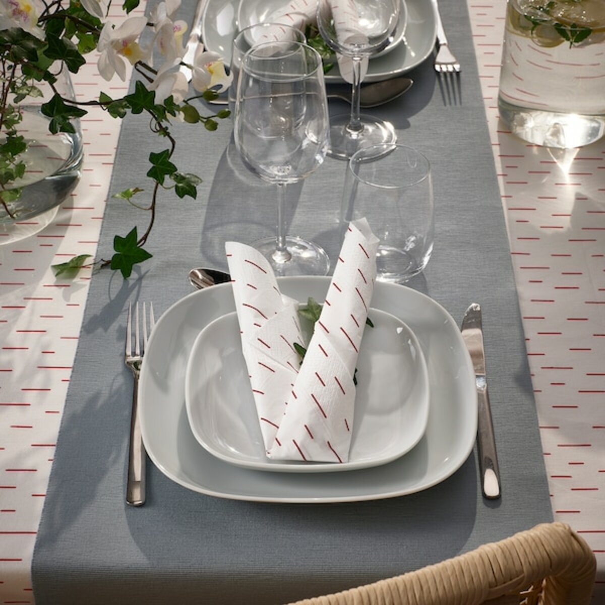 Bild 4 von SNÖKRABBA  Papierserviette, gemustert leuchtend rot/weiß