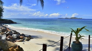 Dubai und Seychellen - 4* Hotel Park Regis Kris Kin & 4* Hotel Castello Beach