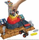 Bild 3 von Hot Wheels Spiel-Parkhaus Monster Trucks Bone Shakers Schrottplatz, 1 Spielzeug-Auto 1:64