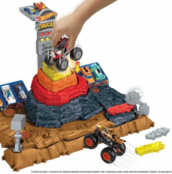 Bild 2 von Hot Wheels Spiel-Parkhaus Monster Trucks Bone Shakers Schrottplatz, 1 Spielzeug-Auto 1:64