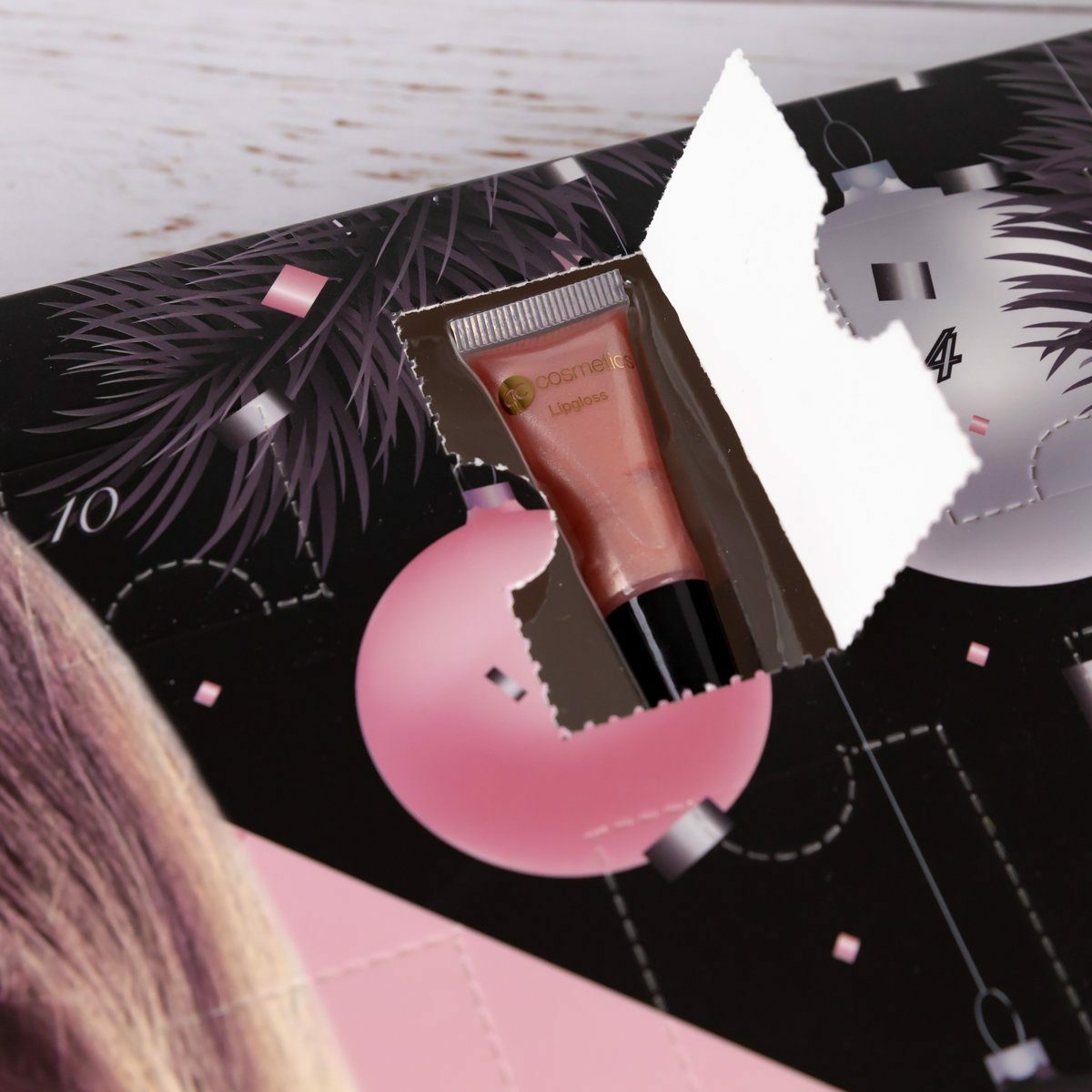 Bild 2 von ACCENTRA Countdown Kalender Beauty Adventskalender "Lady" für Frauen mit Körperpflege & Make-Up, Must - Have für alle Frauen verschiedene Pflegeprodukte Kosmetik