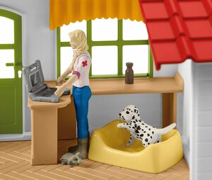 Schleich® Spielwelt FARM WORLD, Tierarzt-Praxis mit Haustieren (42502), Made in Europe
