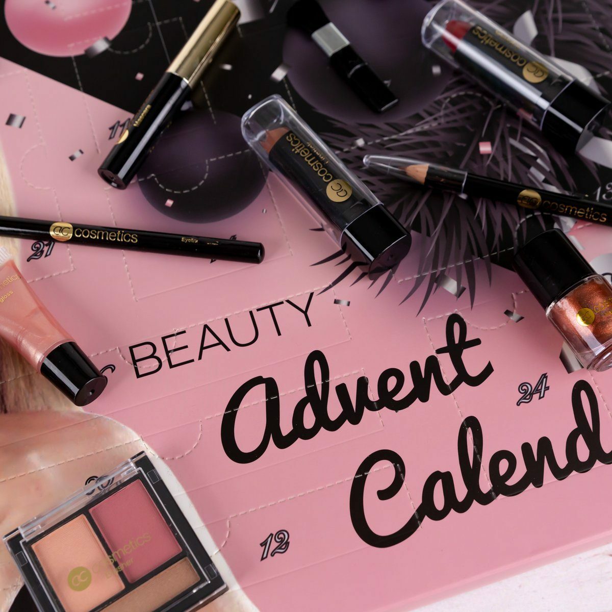 Bild 1 von ACCENTRA Countdown Kalender Beauty Adventskalender "Lady" für Frauen mit Körperpflege & Make-Up, Must - Have für alle Frauen verschiedene Pflegeprodukte Kosmetik