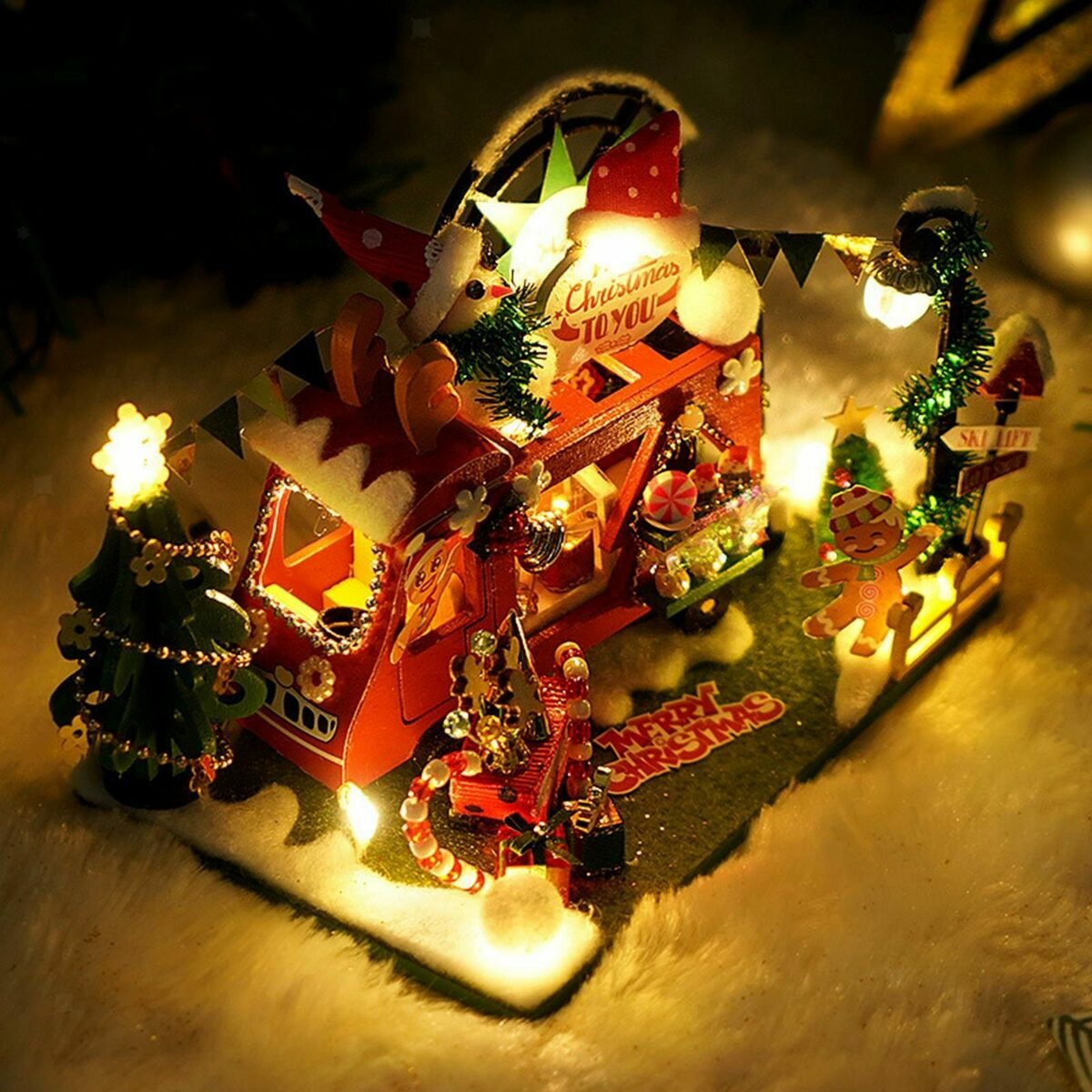 Bild 4 von flowgoer Dekoobjekt Kreatives DIY-Set für ein Miniatur-Puppenhaus mit Möbeln (1 St), Perfekte Weihnachtsdekoration und ein unterhaltsames Spielzeug