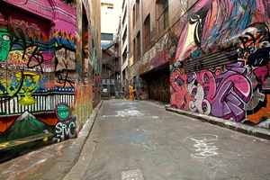 Papermoon Fototapete "Graffiti-Gasse"